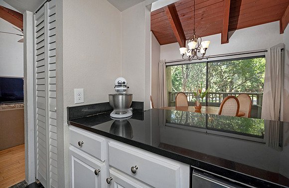 Kitchen 3,jpg