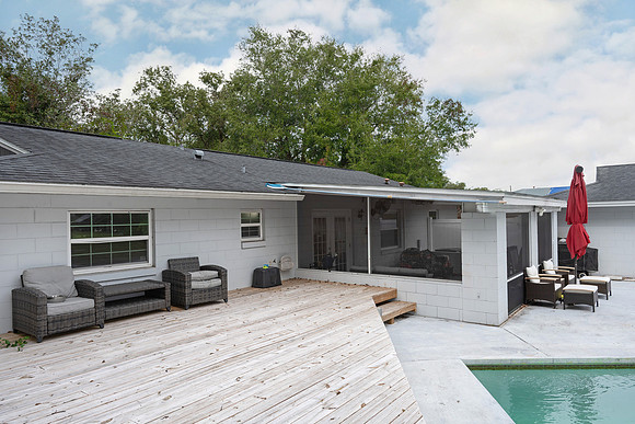 Pool Deck. 2jpg