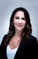 Tracey Plechas - Headshot