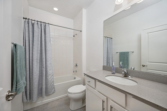 Bathroom 2b