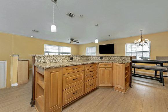 Kitchen Bar 2