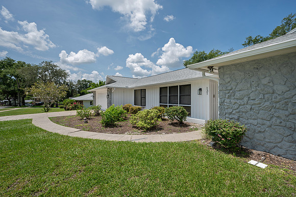 Front Right Side Walk